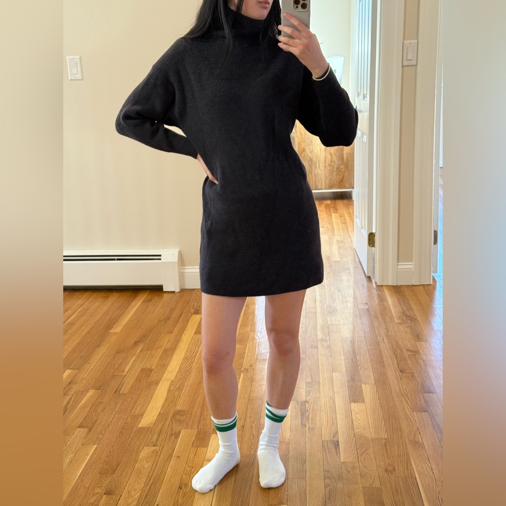Aritzia Maclean Merino Wool Dress Charcoal Turtleneck Sweater